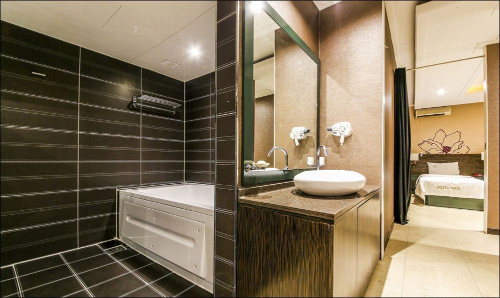 Nice Hotel Uijeongbu Εξωτερικό φωτογραφία